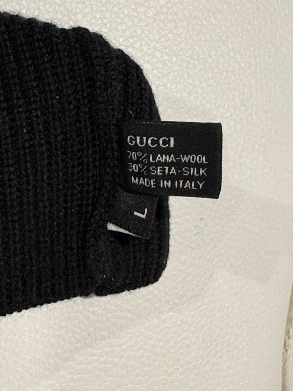 100% Authentic Gucci Black Knit Beanie with Green and Red Stripe